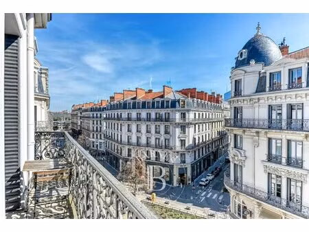 lyon 2 - grolée - appartement meublé de 117 71 m² - balcon filant de 20 14 m² - 3 chambres