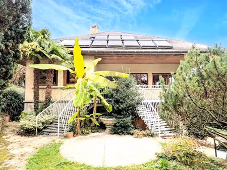 propriété de caractère avec vue dégagée et grand terrain ar