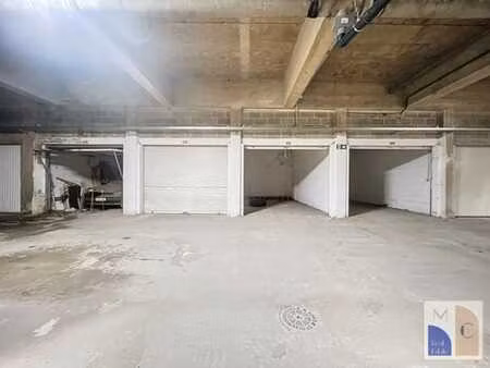 winston churchill garage box fermé 18m2