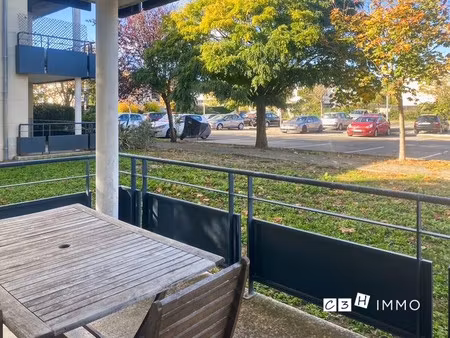 t2 dans résidence avec piscine