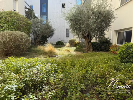 nimes georges pompidou local professionnel 2-3 pieces terras