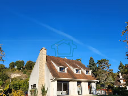 belle maison 7 pièces  144m2  2235m2 de terrain secteur vern