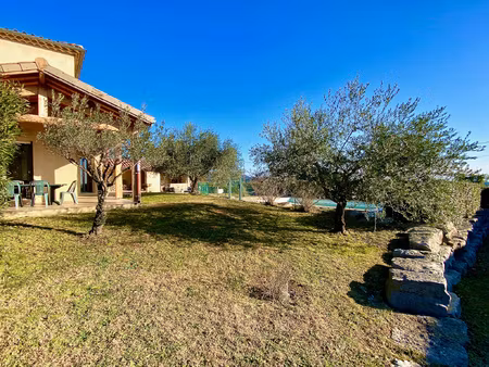 maison individuelle avec piscine et terrain attenant de 3155