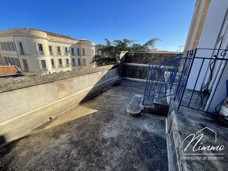 p4 proche prefecure avec parking et terrasse