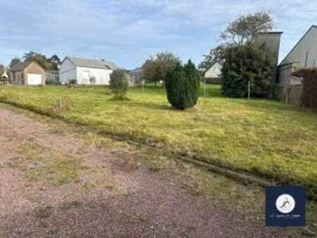 vente terrain à créances (50710) : à vendre / 945m² créances
