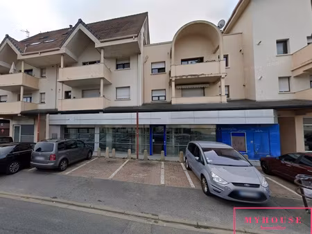 local commercial 493m2 (divisible)