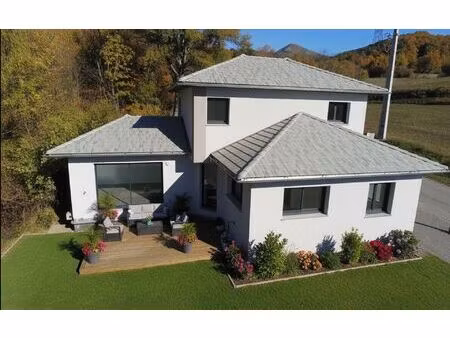 maison la rochette 113.8 m² t-5 à vendre  435 000 €