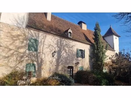 propriété de caractère en pierre avec dépendances et piscine – secteur livernon