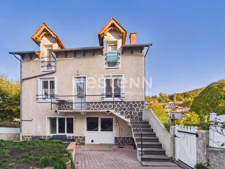 a marmanhac  à vendre maison de type 5 avec 3 chambres  d'une superficie de 120 m².