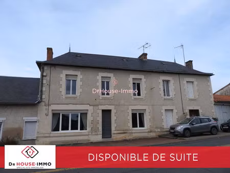 maison de caractère de 173m2 sur un terrain de 382m2 disponible de suite.
