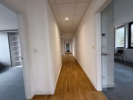 bureau de prestige de 169 m2 en location - mundolsheim  france