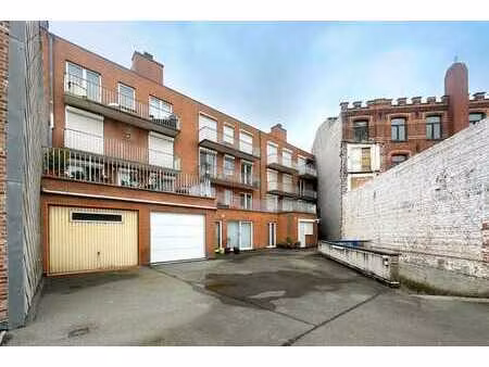 garage au centre de wenduine.