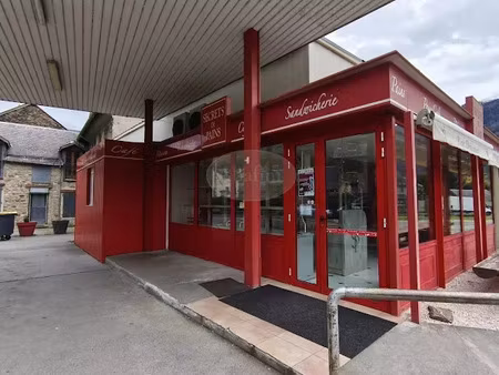 vente locaux professionnels 2 pièces 105 m² à bagneres-de-luchon (31110)  380 000 €