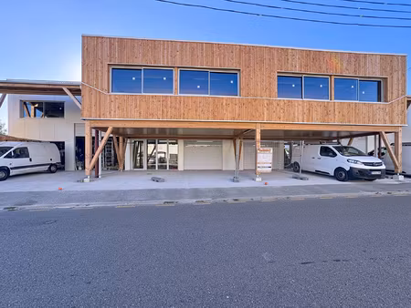 local d'activite 185 m2 a begles