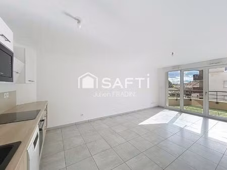 magnifique appartement t3 situé en centre-bourg  aucun travaux à prévoir !