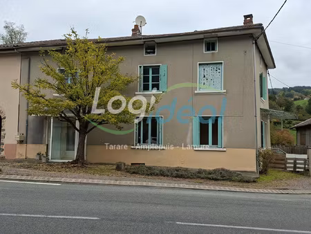 poule les echarmeaux  maison ancienne composée de 2 habitati