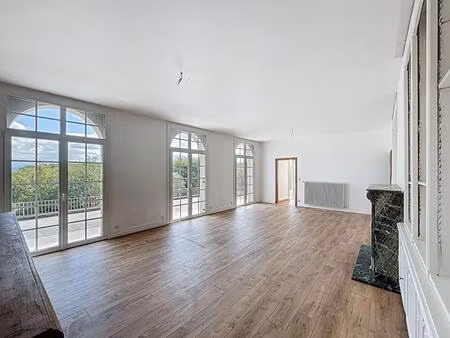 maison le fousseret 7 pièce(s) 214m2