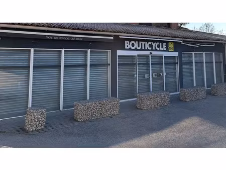 local commercial 340m² - plain-pied - vitrine 18m - état neuf