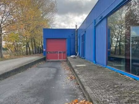 entrepôt +-450 m² à louer — jumet (près aéroport charleroi)