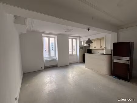 t2 centre-ville dieulefit