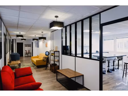 location locaux professionnels 225 m² à bievres (91570)  2 831 €