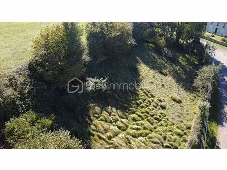 terrain de 920 m² à aigonnay
