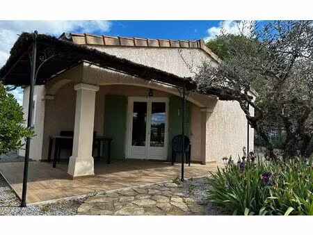 location maison  m² t-3 à chandolas  690 €