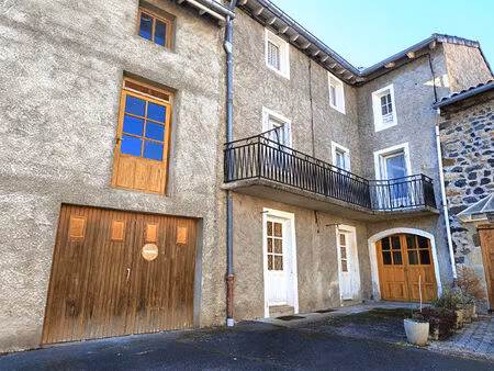 maison de 130 m² à rénover + 2 garages