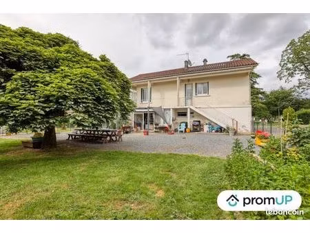 maison 6 pièces 210 m²