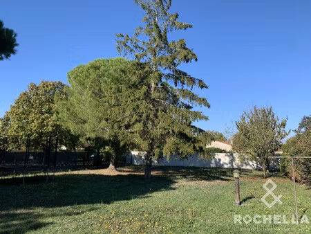 andilly-les-marais  beau terrain à bâtir d'environ 700m2.