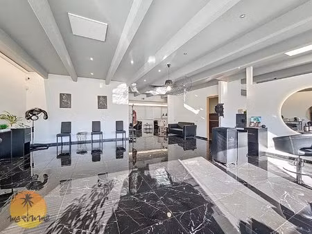 local commercial!!! intermarché la gaude