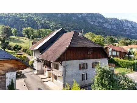 maison à rénover avec terrasse  garage et jardin
