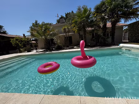 saint-jean d'illac bourg- maison contemporaine avec piscine et d