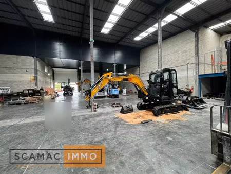 local d'activités de 300m²