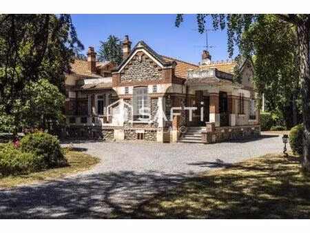 maison de maître de 272 m² sur 9000 m² de parc arboré à carbonne
