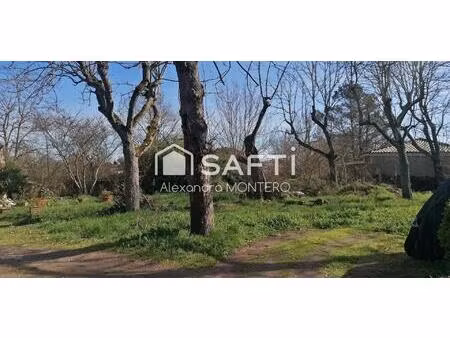 a cugnaux - terrain plat de 581 m2 dont 417 m2 constructible