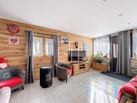 à vendre appartement t3 au coeur de jausiers (04850)