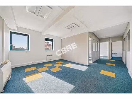 location bureau bourg la reine 261 m²