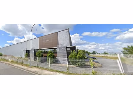 vente/location entrepôt / local d'activités ambares et lagrave 13 862 m²