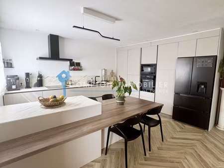 villa 7pièce(s) 6chambre(s) 185 m² uchaud (30620)