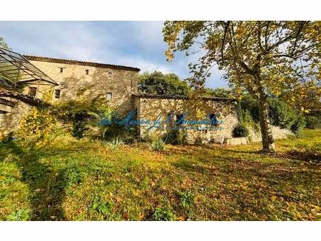 entre anduze et st hippolyte du fort  ancien propriété agricole de hameau en pierres avec.