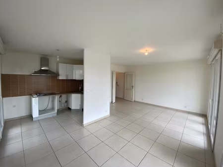 location appartement 3 pièces 62m² nice 06200