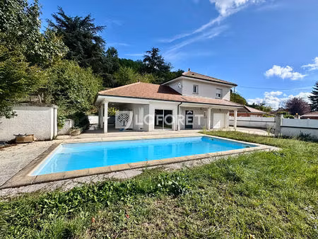 maison t7 près de st clair de la tour à vendre