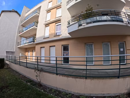 murs commerciaux 77m2 à clermont-ferrand - locataire en plac
