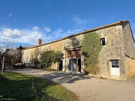 attractive ensemble immobilier de deux maisons sur 1 5 hectares