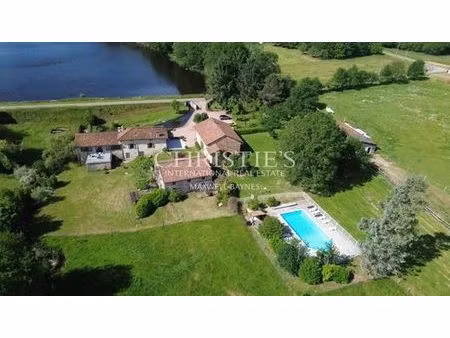 maison de 23 pièces de luxe en vente à piégut-pluviers  france