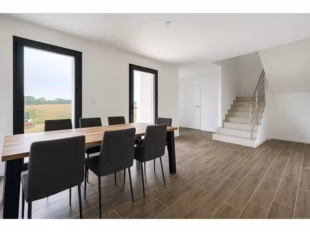 vente maison 5 pièces 125 m² à carpiquet (14650)  349 900 €