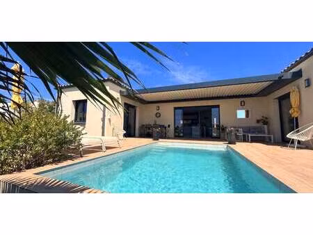 villa avec piscine et jardin nimes (30)