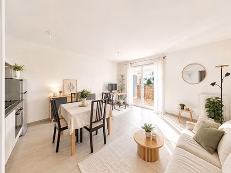 la riche botanique - appartement t2 avec parking