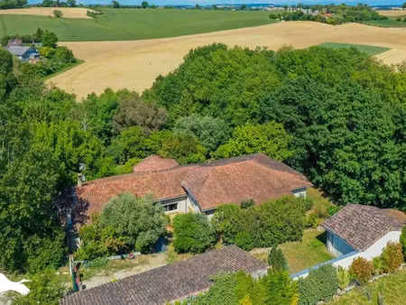 vente maison 5 pièces 250 m² à razengues (32600)  425 000 €